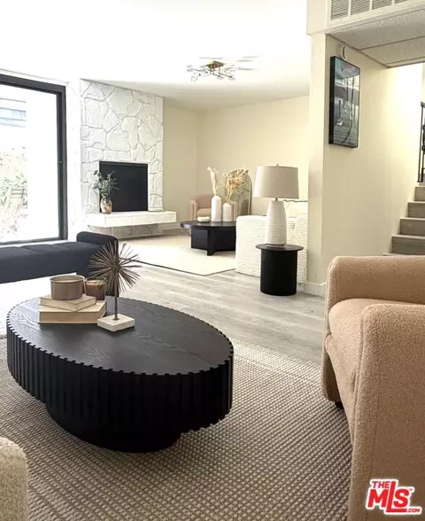 8105 Redlands St #107, Playa Del Rey, CA 90293