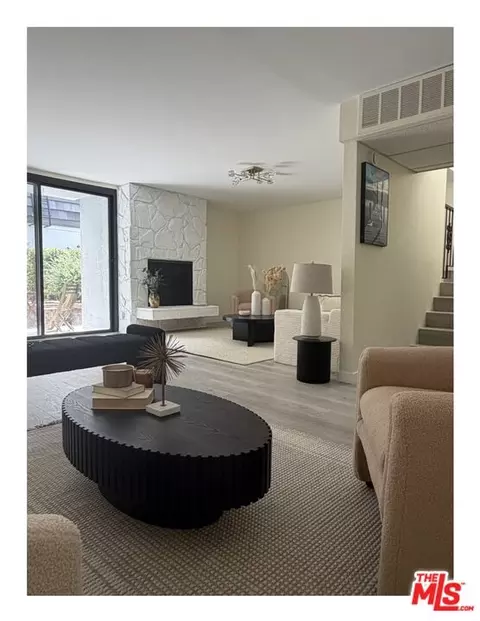 8105 Redlands St #107, Playa Del Rey, CA 90293