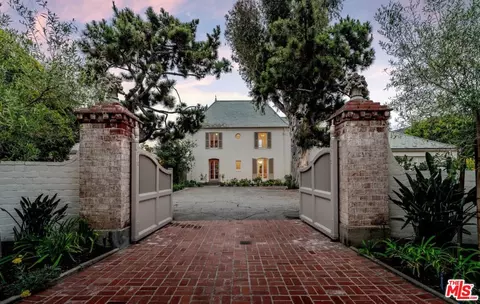 528 Chautauqua Blvd, Pacific Palisades, CA 90272