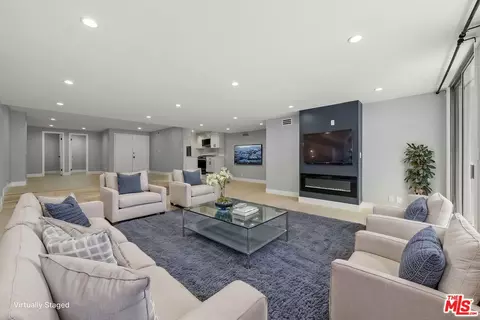 441 N Oakhurst Dr #206, Beverly Hills, CA 90210