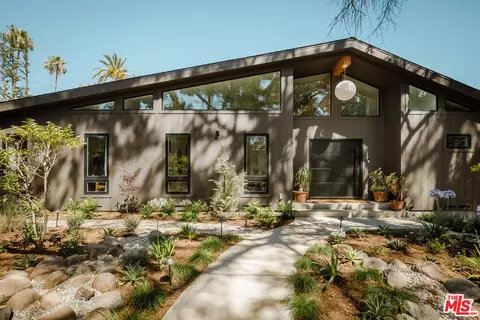 2542 Santa Rosa Ave, Altadena, CA 91001