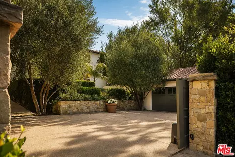 1168 N Doheny Dr, Los Angeles, CA 90069