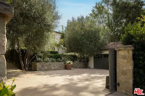 1168 N Doheny Dr, Los Angeles, CA 90069