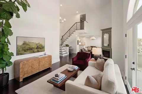 11690 Montana Ave #PH301, Los Angeles, CA 90049