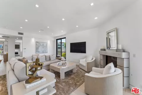 455 S Bedford Dr #8, Beverly Hills, CA 90212
