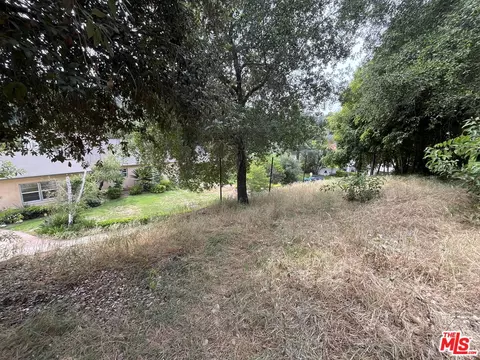1457 Cheviotdale Dr, Pasadena, CA 91105 photo 9