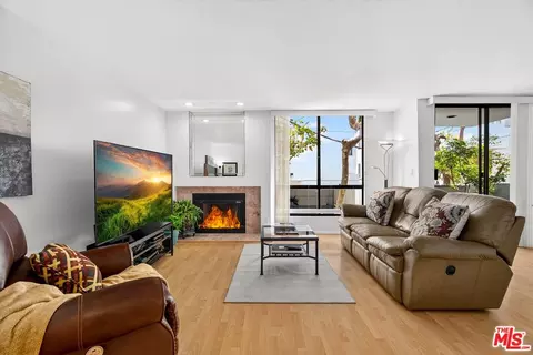 1312 S Saltair Ave #105, Los Angeles, CA 90025