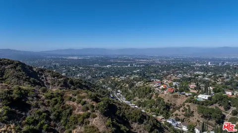 17158 Clemons Dr, Encino, CA 91436