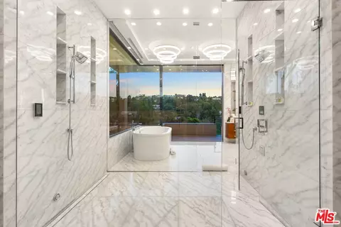 Bath - 2358 Kimridge Rd, Beverly Hills, CA 90210 photo 2 of 2