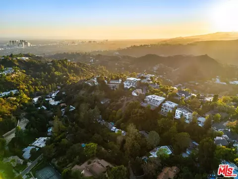 View/Area - 2358 Kimridge Rd, Beverly Hills, CA 90210 photo 1 of 1
