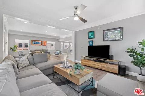 1150 W 48th St, Los Angeles, CA 90037