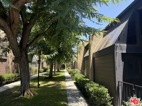 7021 Alondra Blvd #21, Paramount, CA 90723 photo 3