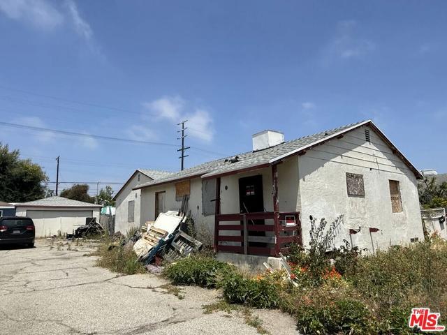 8331 Kittyhawk Ave, Los Angeles, CA 90045