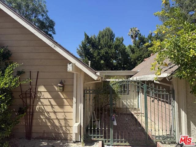 22520 Malden St, Canoga Park, CA 91304