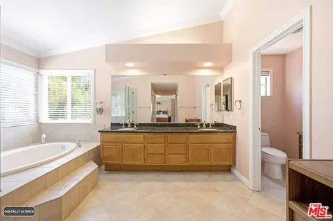 Bath - 14282 Rideout Ct, Fontana, CA 92336 photo 2 of 4