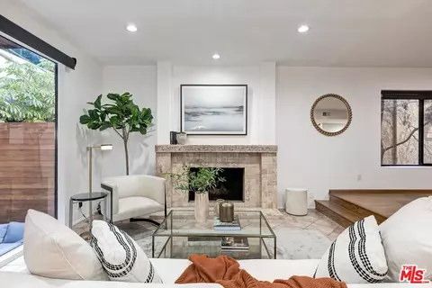 1427 S Bentley Ave #C, Los Angeles, CA 90025
