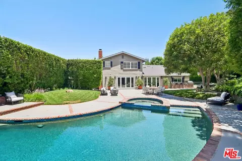17228 Benner Pl, Encino, CA 91316