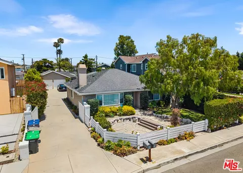 174 Flower St, Costa Mesa, CA 92627