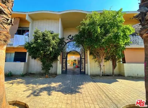 6956 Kester Ave, Van Nuys, CA 91405