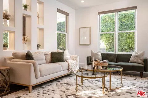3496 Redwood Ave, Los Angeles, CA 90066