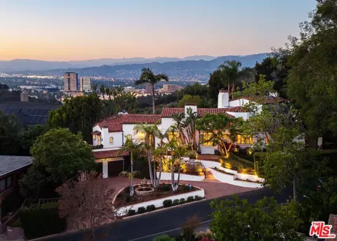 3110 La Suvida Dr, Los Angeles, CA 90068