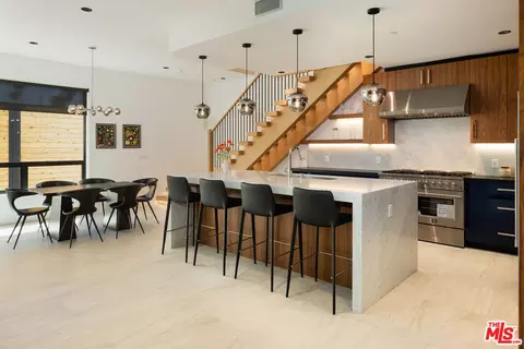 212 Bay St #102, Santa Monica, CA 90405