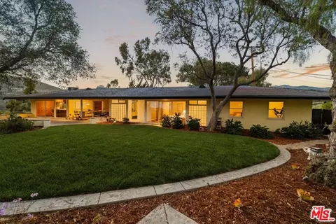 2940 Marcia Rd, Glendale, CA 91208