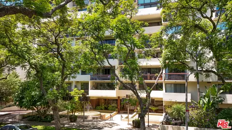 325 N Oakhurst Dr #405, Beverly Hills, CA 90210