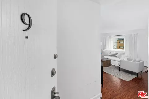 11836 Mayfield Ave #9, Los Angeles, CA 90049