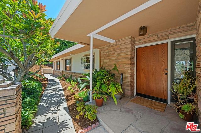 14947 Rhinestone Dr, Sherman Oaks, CA 91403