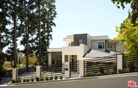 1367 Casiano Rd, Los Angeles, CA 90049