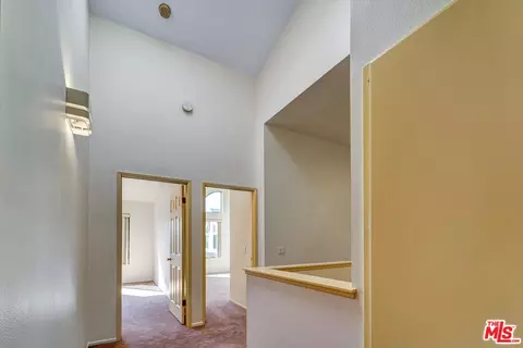 Entry Way - 4501 Carpinteria Ave #C, Carpinteria, CA 93013 photo 5 of 6