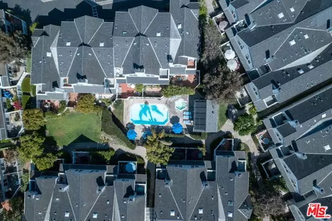 View/Area - 4501 Carpinteria Ave #C, Carpinteria, CA 93013 photo 2 of 12