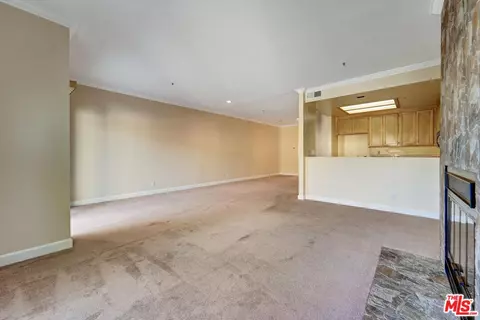 Living - 4501 Carpinteria Ave #C, Carpinteria, CA 93013 photo 3 of 7