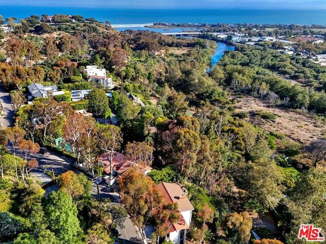 3557 Serra Rd, Malibu, CA 90265