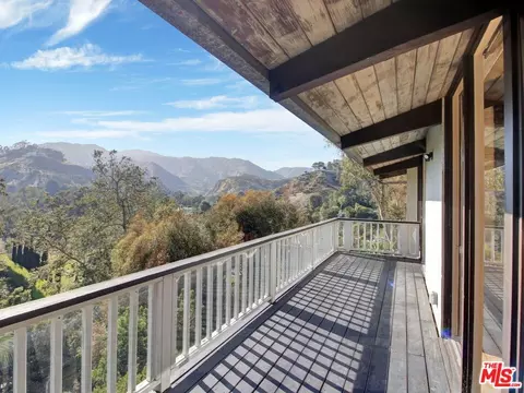 3557 Serra Rd, Malibu, CA 90265 photo 18