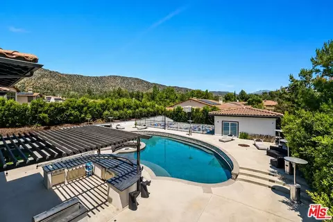 Exterior - 248 Snapdragon Ln, Glendora, CA 91741 photo 4 of 7