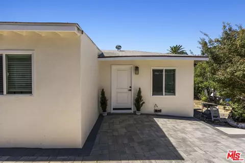 Exterior - 10214 Marcus Ave, Tujunga, CA 91042 photo 4 of 5
