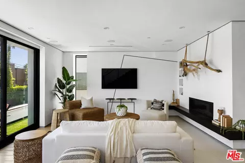 647 Mildred Ave, Venice, CA 90291 photo 4