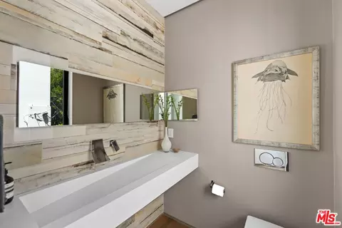 647 Mildred Ave, Venice, CA 90291 photo 13