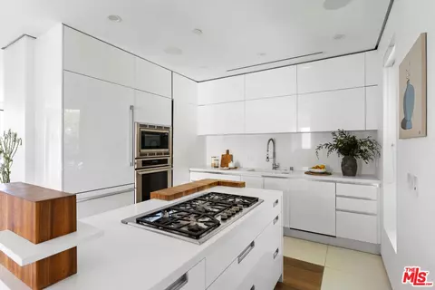 647 Mildred Ave, Venice, CA 90291 photo 9