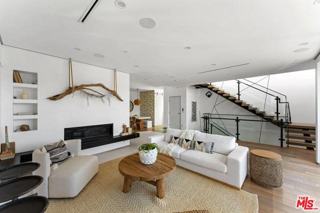 647 Mildred Ave, Venice, CA 90291