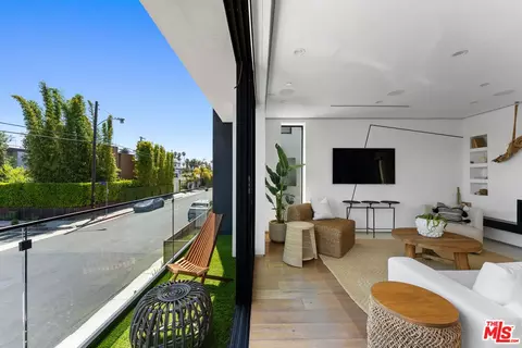 647 Mildred Ave, Venice, CA 90291 photo 6