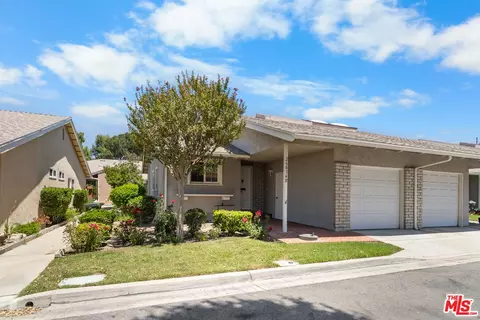 26834 Avenue Of The Oaks #D, Newhall, CA 91321