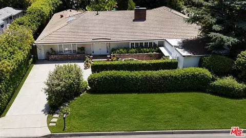 1902 Coldwater Canyon Dr, Beverly Hills, CA 90210
