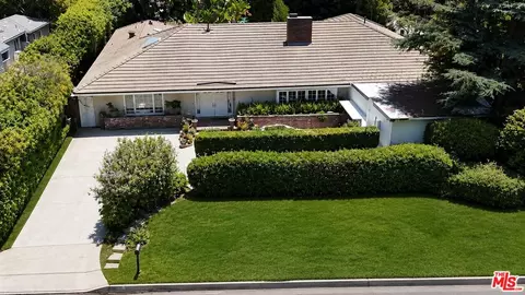 1902 Coldwater Canyon Dr, Beverly Hills, CA 90210