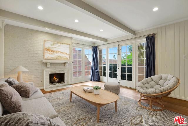 1260 S Beverly Glen Blvd #304, Los Angeles, CA 90024