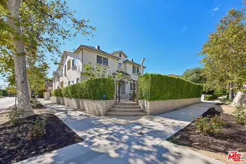 603 N Las Palmas Ave, Los Angeles, CA 90004