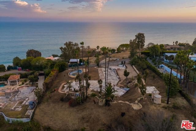 22560 Carbon Mesa Rd, Malibu, CA 90265
