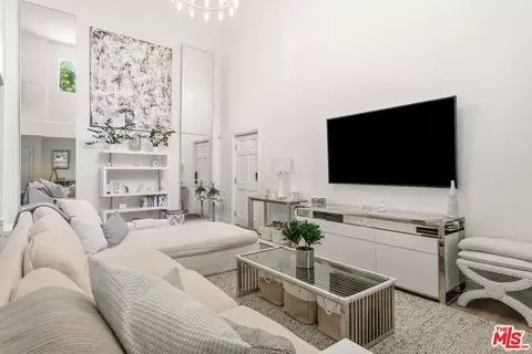 1010 N Curson Ave #101, Los Angeles, CA 90046